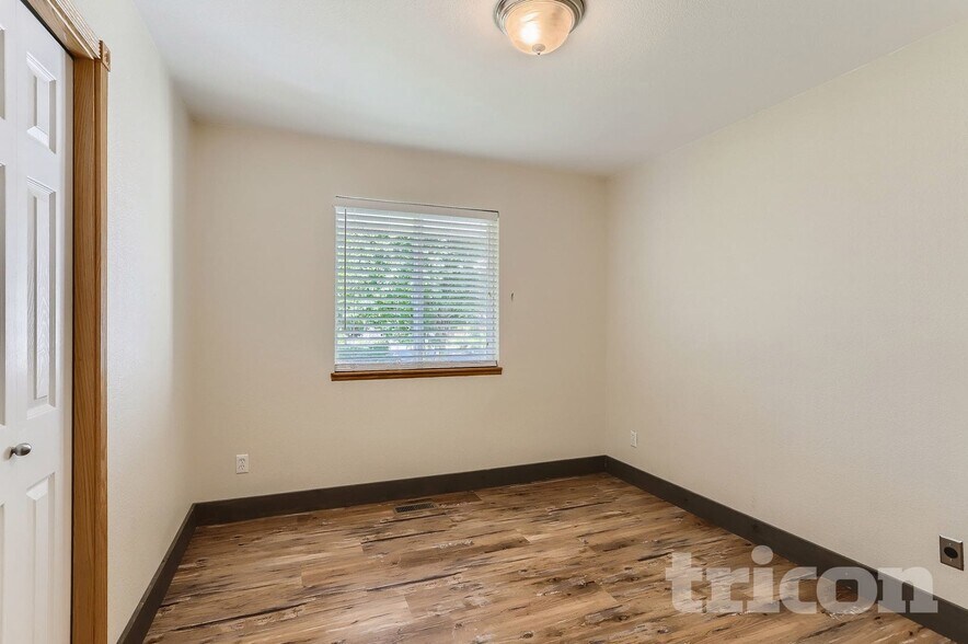 Building Photo - 644 Blue Azurite Ave