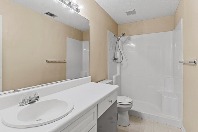 Building Photo - 2019 Emerald Bay Dr