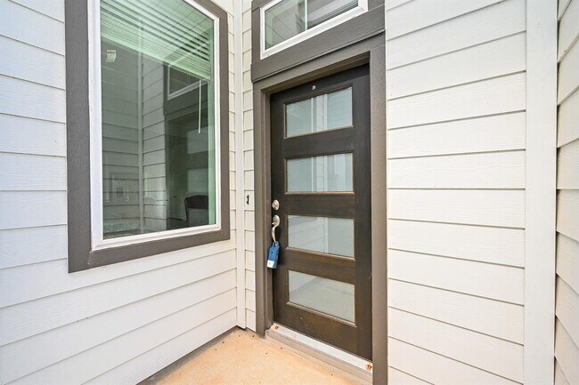 Building Photo - 1535 Cathedral Bend Drive