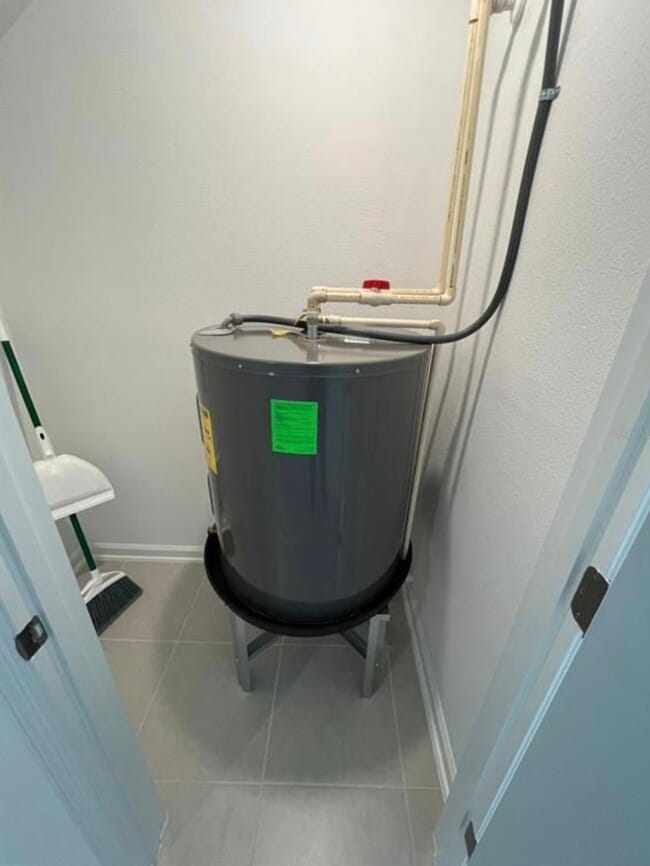 Building Photo - 7318 Ivy Tendril Ave