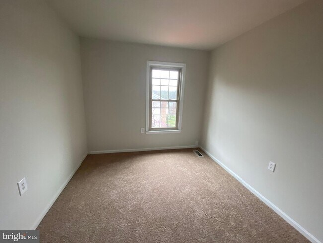 Building Photo - 12116 Stallion Ct