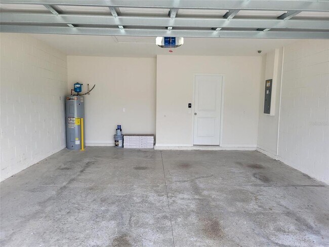 Building Photo - 3935 Fescue St