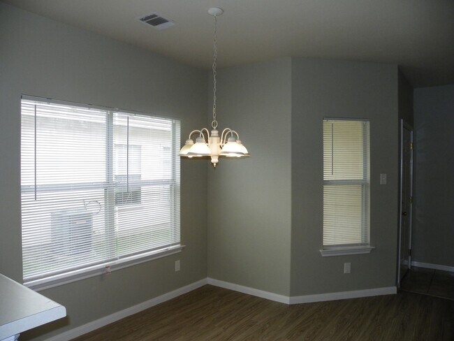 Building Photo - 133.135 Marvin Cove