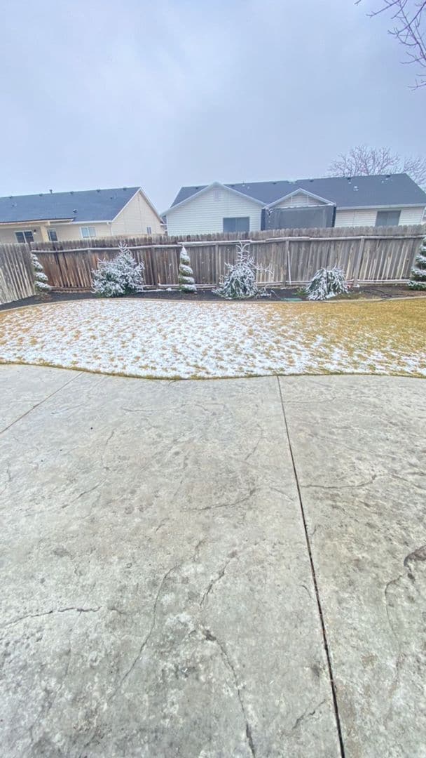 Building Photo - Super Cute Home!