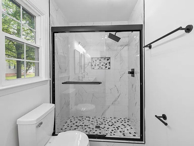 Building Photo - Lease OR Lease to Own