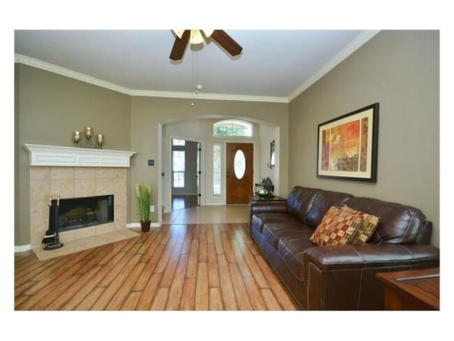 Building Photo - 1819 Rosenborough Ln N