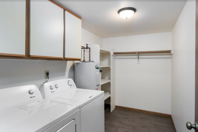 Building Photo - 6300 80th Pl