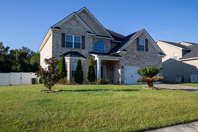 Primary Photo - 678 Red Oak Ln