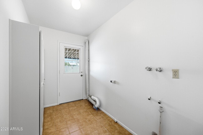 Building Photo - 1234 E Riviera Dr