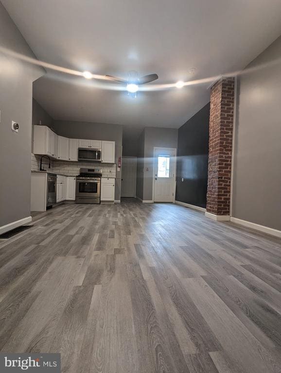 Building Photo - 883 N Preston St