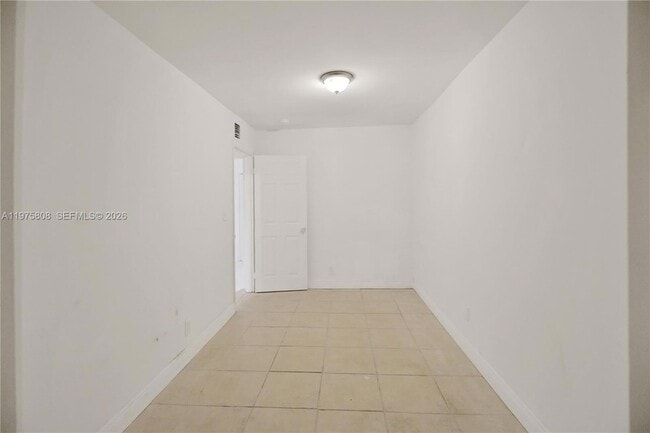 Building Photo - 1160 W 26th Ct