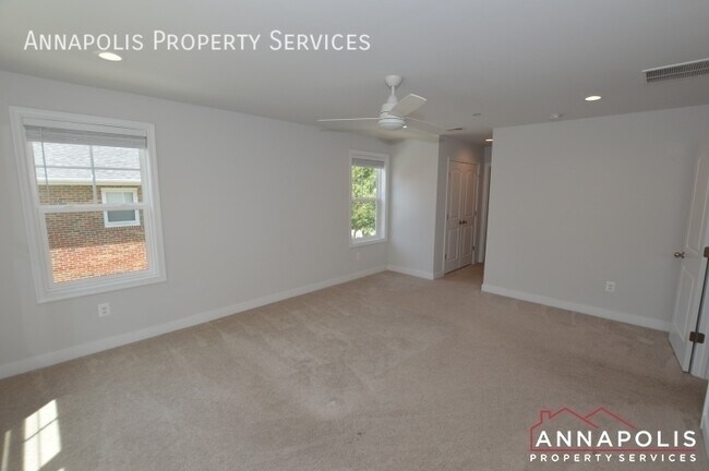 Building Photo - 503 Highland Dr