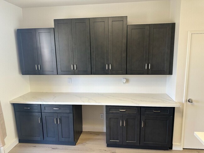 Building Photo - 2248 E La Vida Ave