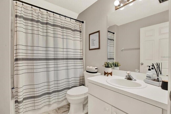 Building Photo - 6526 Summer Cove Dr