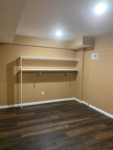 Building Photo - 1624 Longmont Dr