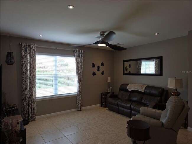 Building Photo - 7436 Mikasa Dr