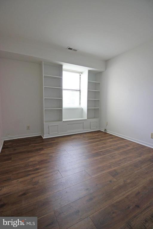 Building Photo - 102 Chesterfield Ln