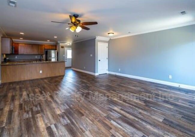 Building Photo - 919 Warrior Hill Dr