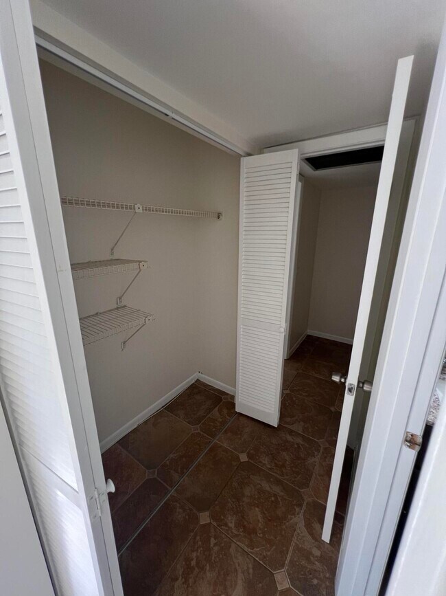 Building Photo - 3216 Spanish Wells Dr