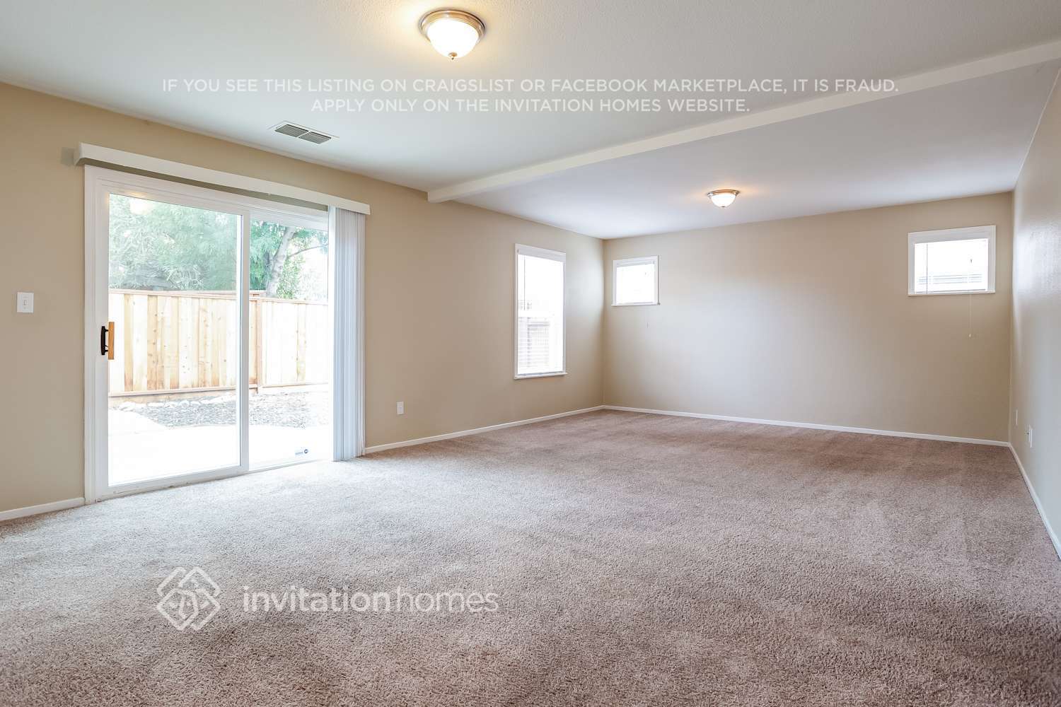 Building Photo - 2547 Foghorn Way