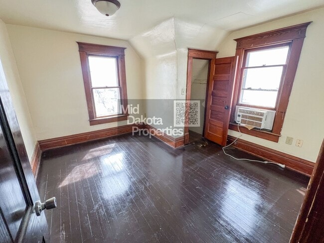 Building Photo - 401 W 11th Ave