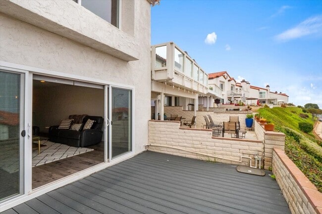 Building Photo - 2-Bed, 2.5 Bath Ocean View Townhome in Alta Mira Carlsbad