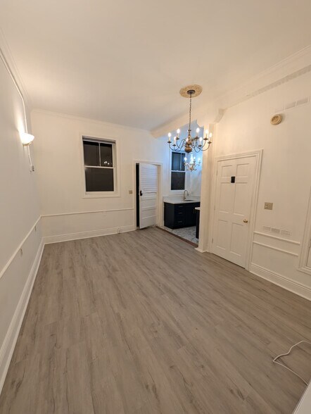 Building Photo - 2010 19th St