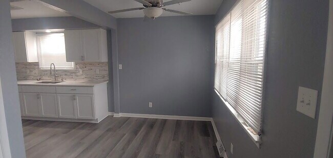 Building Photo - 3931 W Kaul Ave