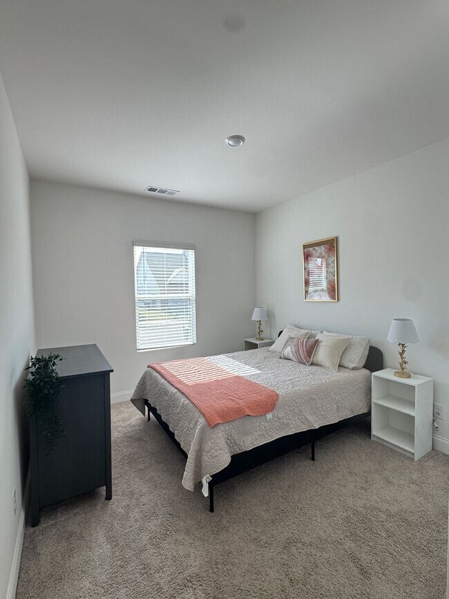 Building Photo - Fully Furnished 4BR Home with Loft, Patio & 2-Car Garage – Lawn Care Included