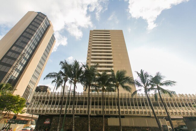 Building Photo - Marine Surf - Studio 1b 1parking! in Waikiki