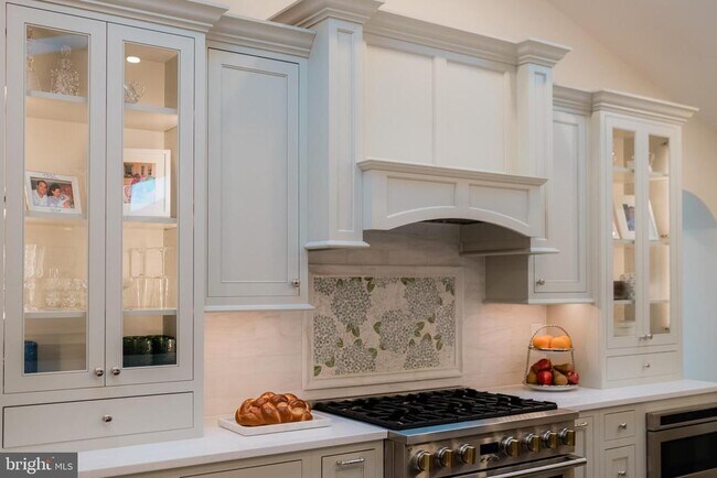 Building Photo - 2210 Boxmere Rd