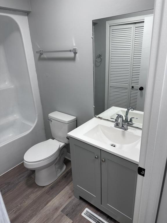 Building Photo - 300 Car-Mol Dr