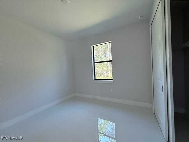 Building Photo - 2266 Desoto Blvd S