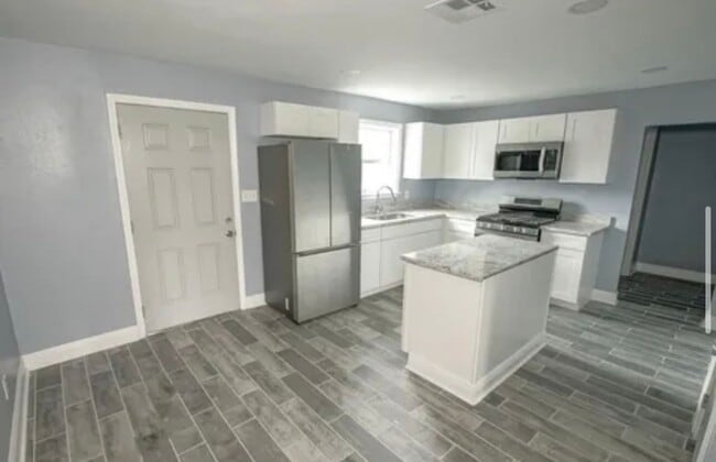 Building Photo - 3017-3019 Music St