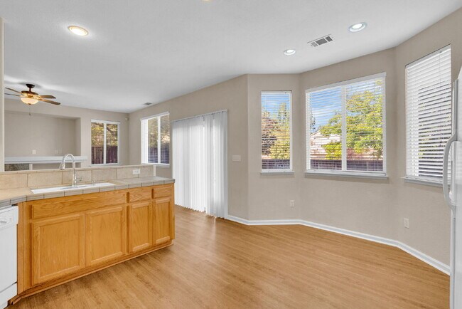 Building Photo - 101 Johnson Ln