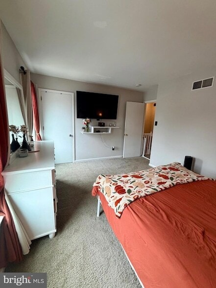 Building Photo - 415 Strathaven Ct