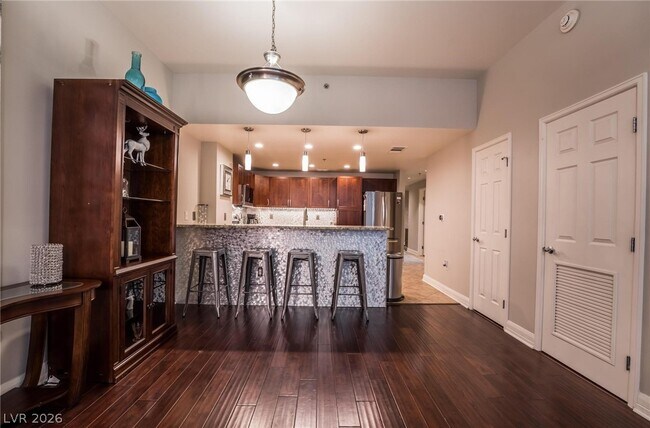 Building Photo - 150 S Las Vegas Blvd