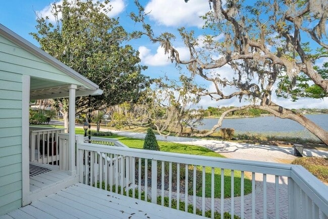 Building Photo - 812 East Blvd