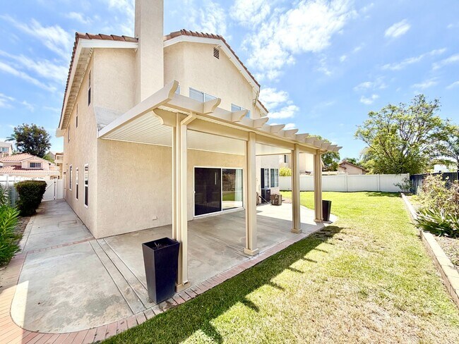 Building Photo - Spacious Rancho Highlands Home | 3 Bed + Den + Bonus Room & 3-Car Garage