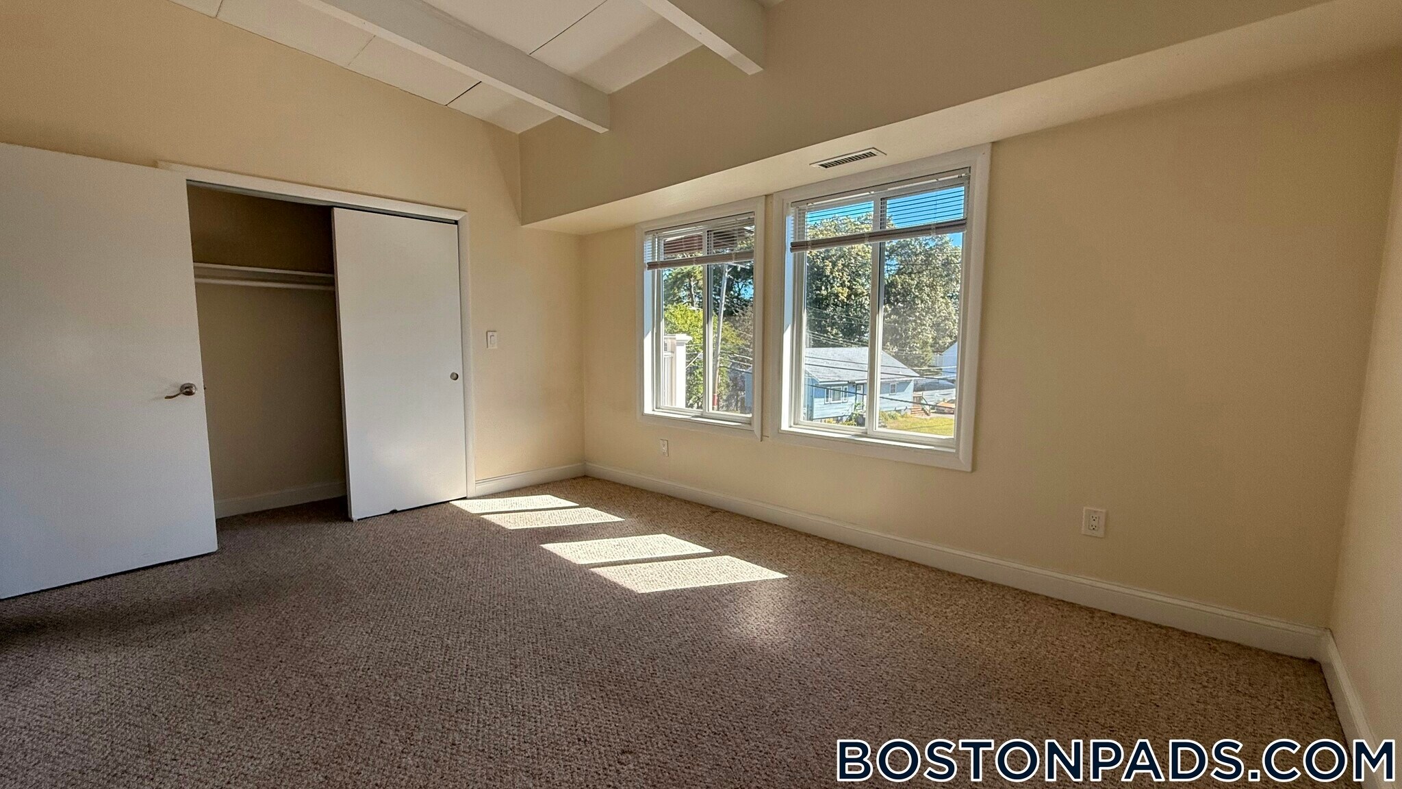 Building Photo - 12 Westgate Dr