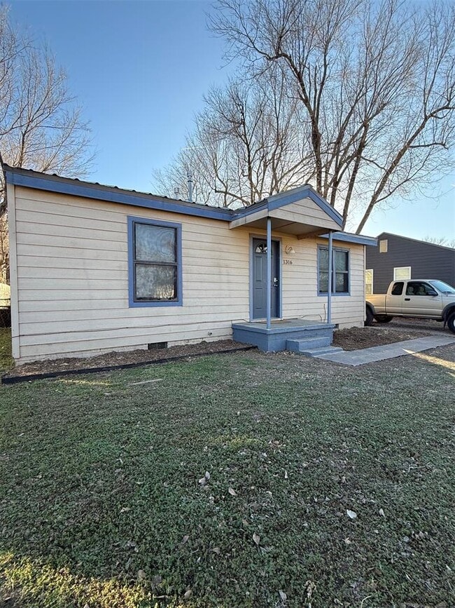 Building Photo - 1316 SW 14th St