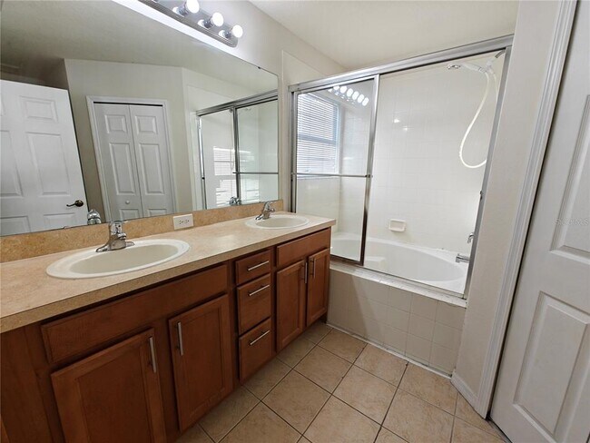 Building Photo - 13742 Beauregard Pl