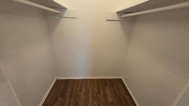 Building Photo - One bedroom one bath in Balcones Heights ready for move in!
