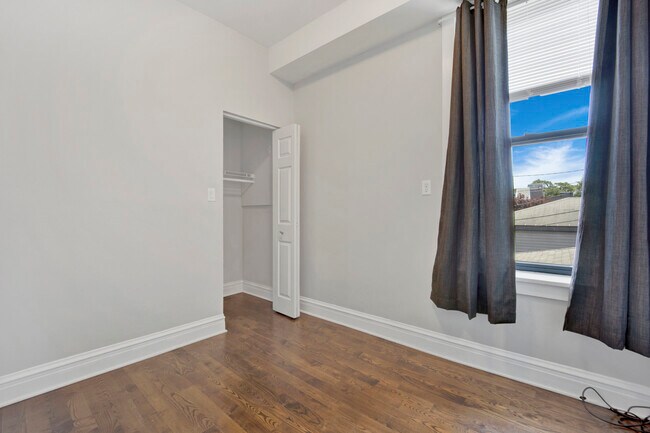 Building Photo - 2341 W Charleston St
