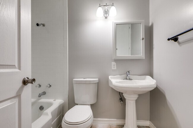 Building Photo - BLUE BONNET HILLS 3-BEDROOM