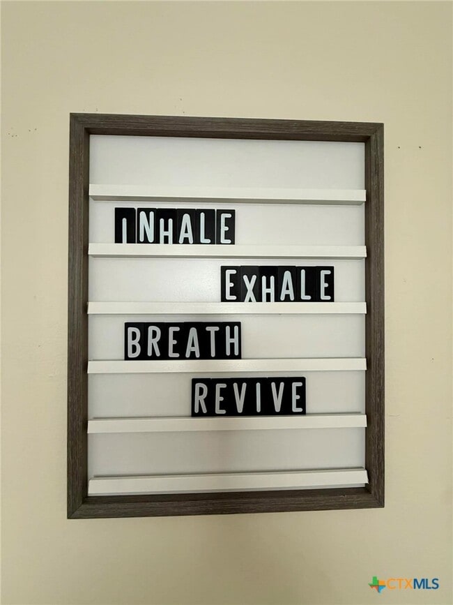 Building Photo - 907 Haynes Dr