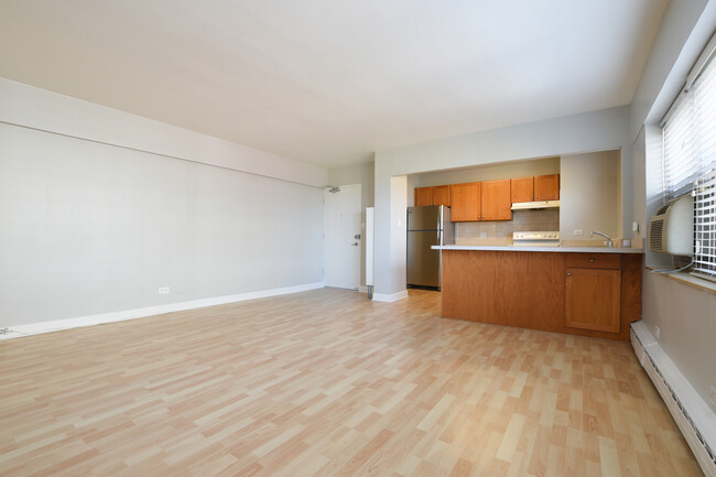 Building Photo - 4970 N Marine Dr