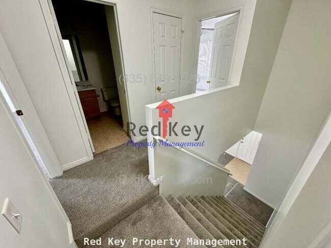 Building Photo - 410 W Single Family Home