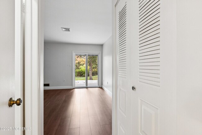 Building Photo - 378 Minstrel Ct