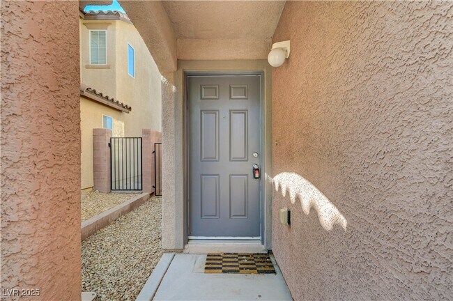Building Photo - 9252 Valley Ranch Ave